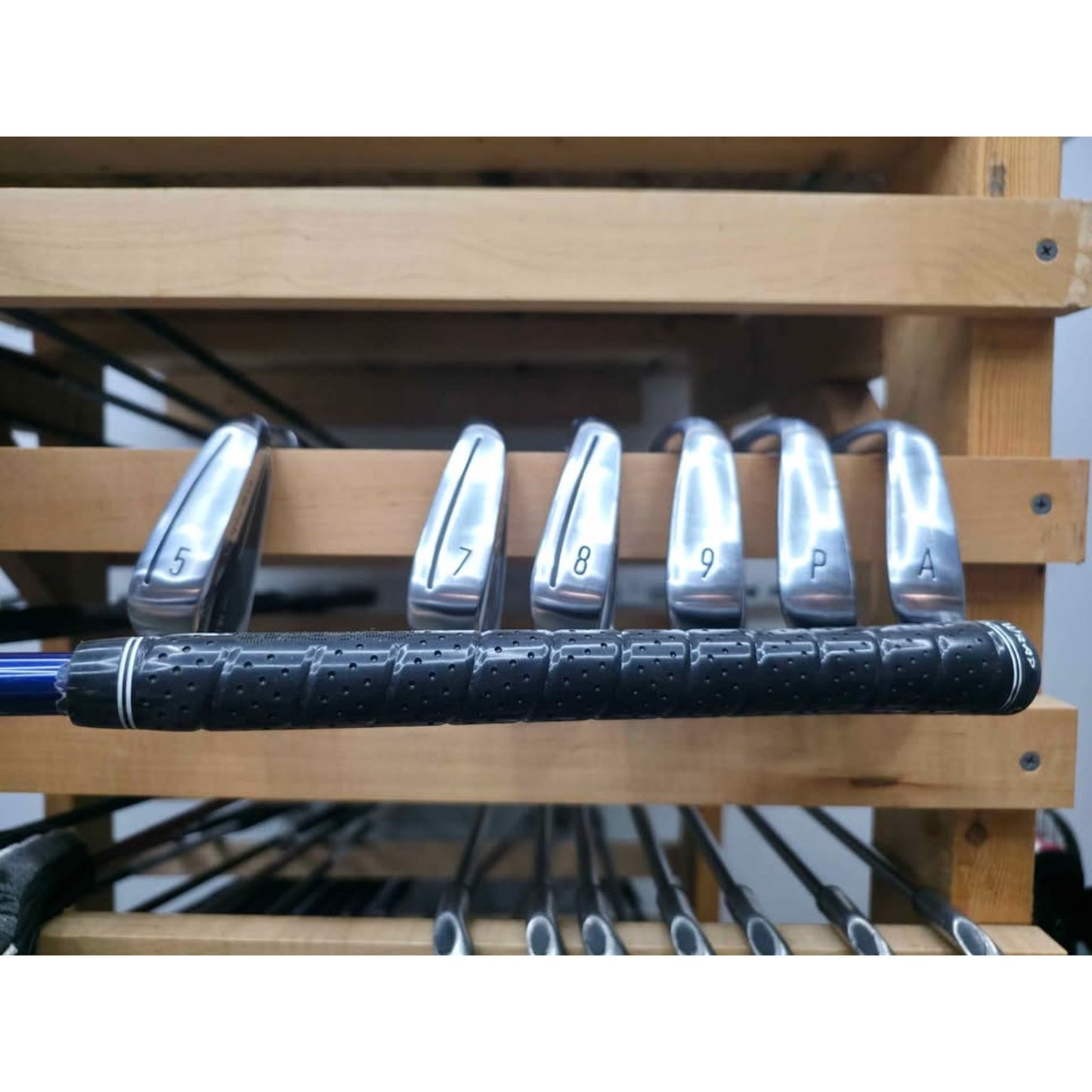 TaylorMade Qi Iron Set 5-PW & AW Regular Flex Fujikura Ventus Blue TR 6 Right Hand – Like New