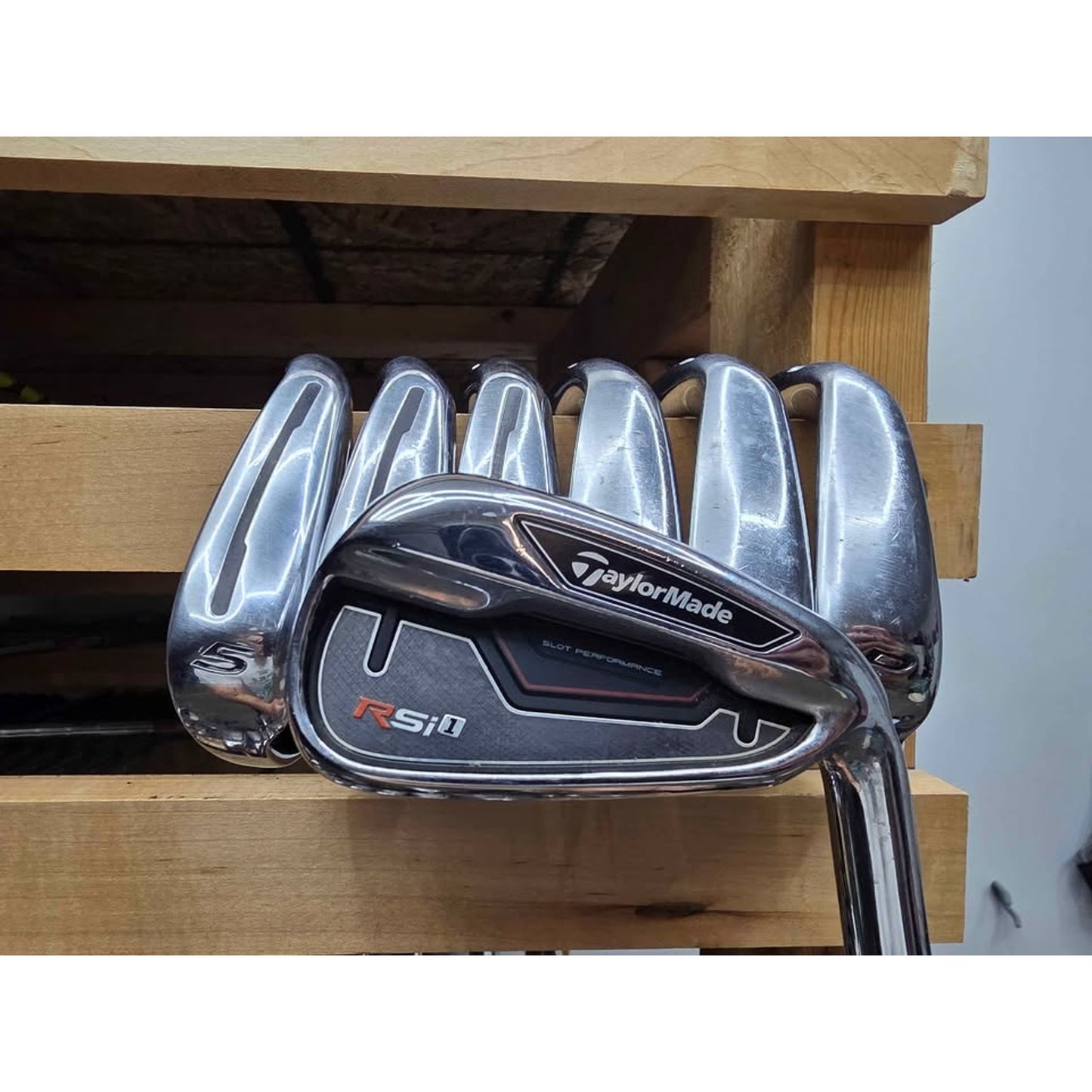 TaylorMade RSi 1 Iron Set 4-PW Regular Flex REAX Steel 90 Right Hand – Good Condition