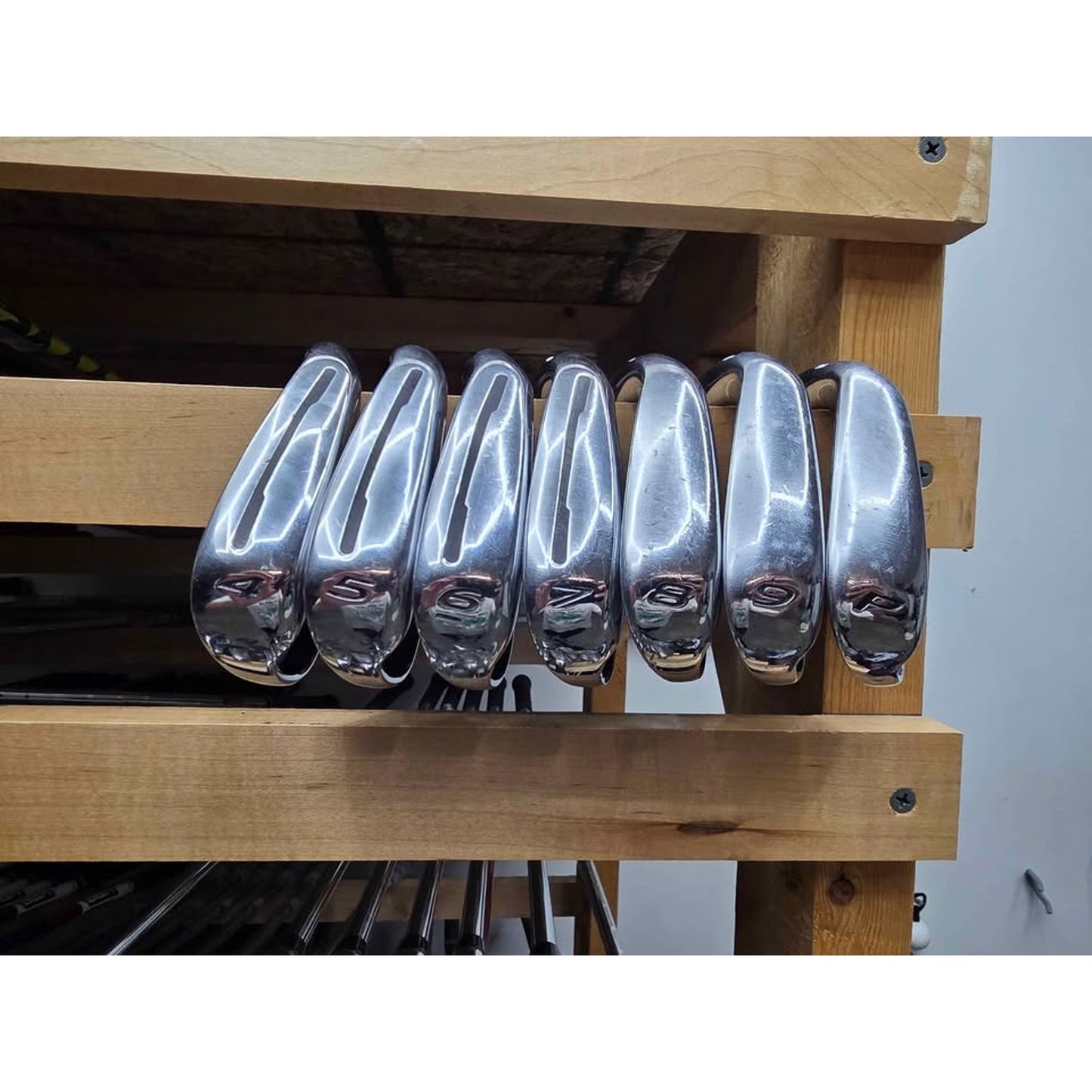 TaylorMade RSi 1 Iron Set 4-PW Regular Flex REAX Steel 90 Right Hand – Good Condition