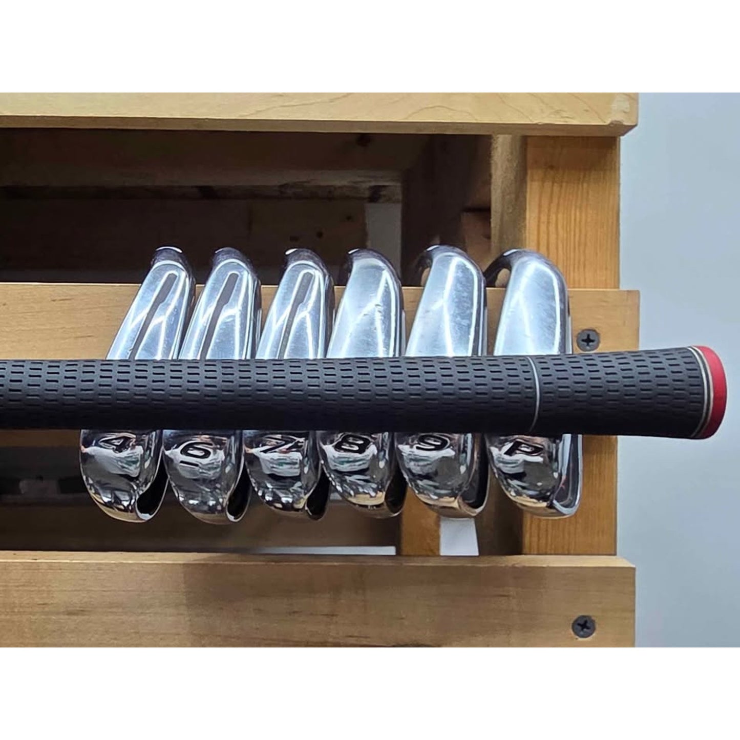 TaylorMade RSi 1 Iron Set 4-PW Regular Flex REAX Steel 90 Right Hand – Good Condition