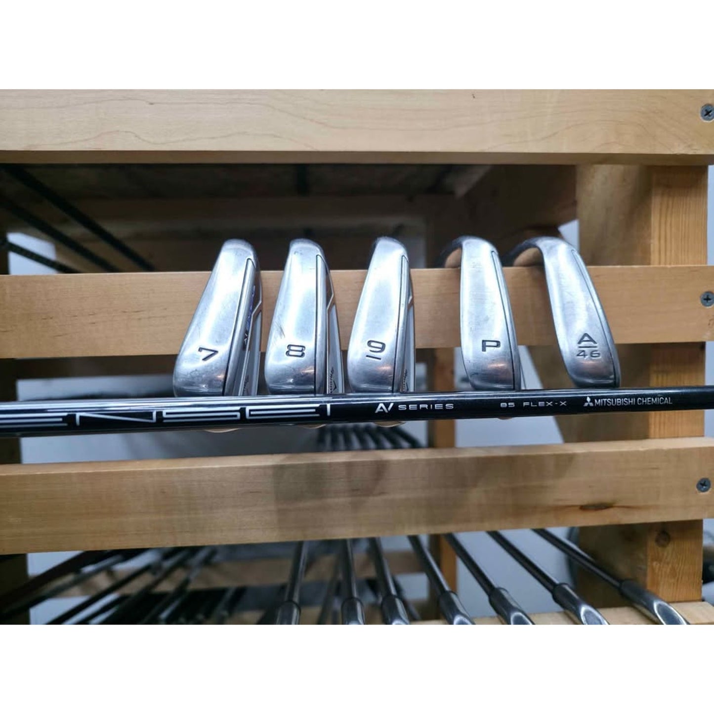 Callaway Paradym Ai Smoke Iron Set 6-PW & AW +1" X-Stiff Flex Mitsubishi TENSEI AV Series 85 Right Hand – Good Condition