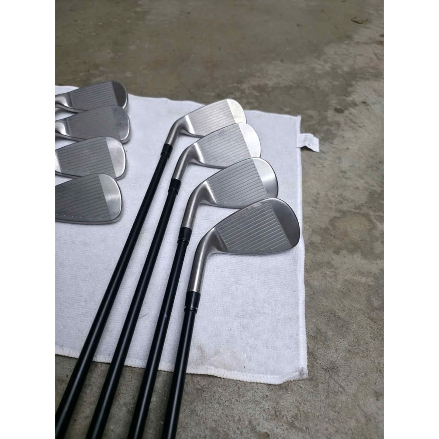 Wilson DYNAPWR Max Iron Set 5-PW, GW & SW Senior Flex KBS Max 45 Lite Right Hand – Great Condition