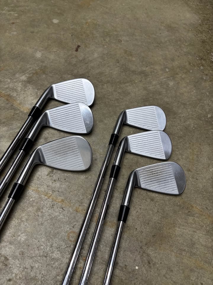 Zrixon z565 5-PW NS Pro Nippon Modus Tour 105 Regular Shaft Iron Set