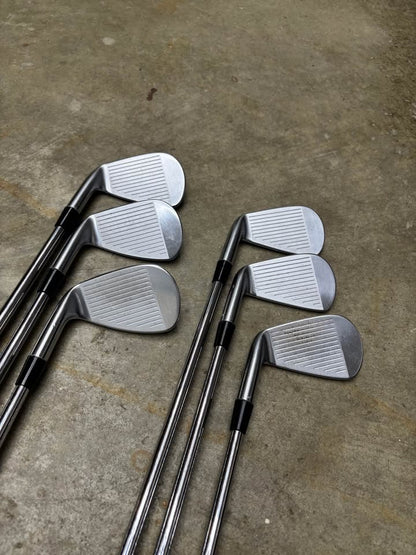 Srixon Z565 Iron Set 5-PW Regular Flex Nippon NS Pro Modus³ Tour 105 Right Hand – Premium Forged Performance