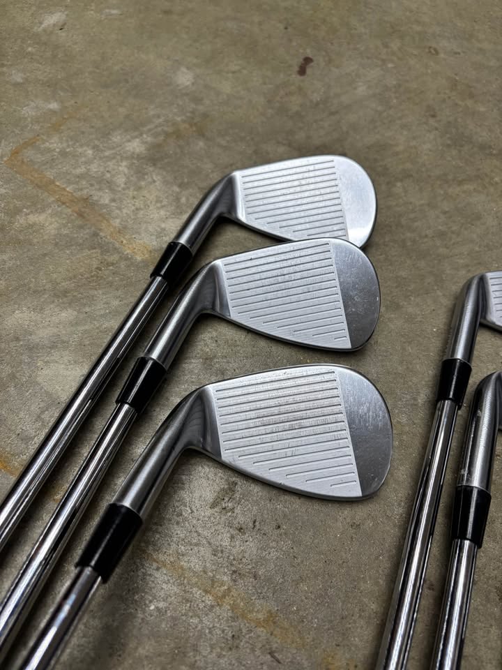 Zrixon z565 5-PW NS Pro Nippon Modus Tour 105 Regular Shaft Iron Set
