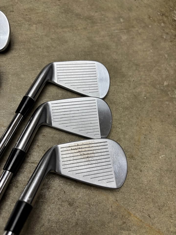 Zrixon z565 5-PW NS Pro Nippon Modus Tour 105 Regular Shaft Iron Set